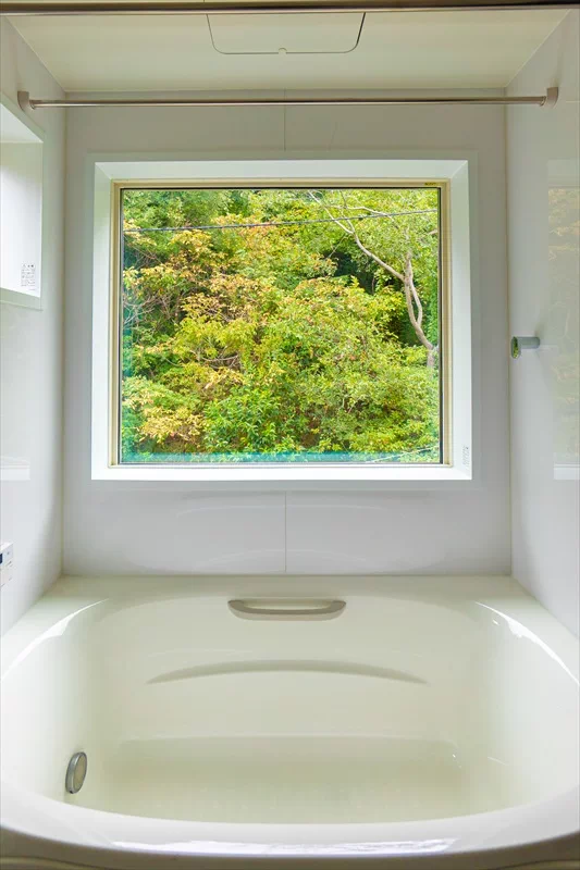 風呂場の窓の写真